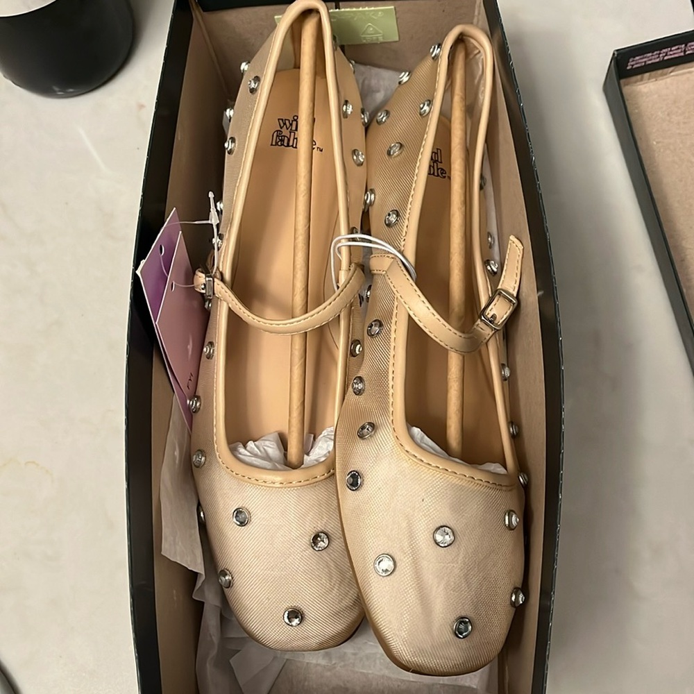 NWT mesh rhinestone Mary Jane ballet flats